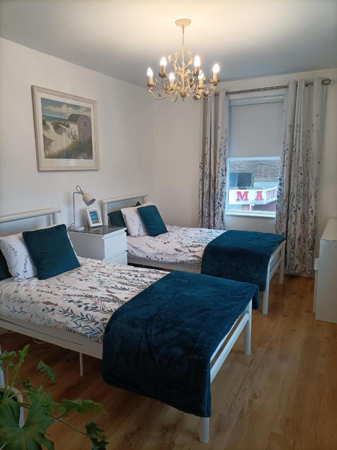 Harbour View Apartment แคร์ริกเฟอร์กัส ภายนอก รูปภาพ
